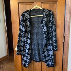 Ann Taylor Black and Gray Knit Sweater